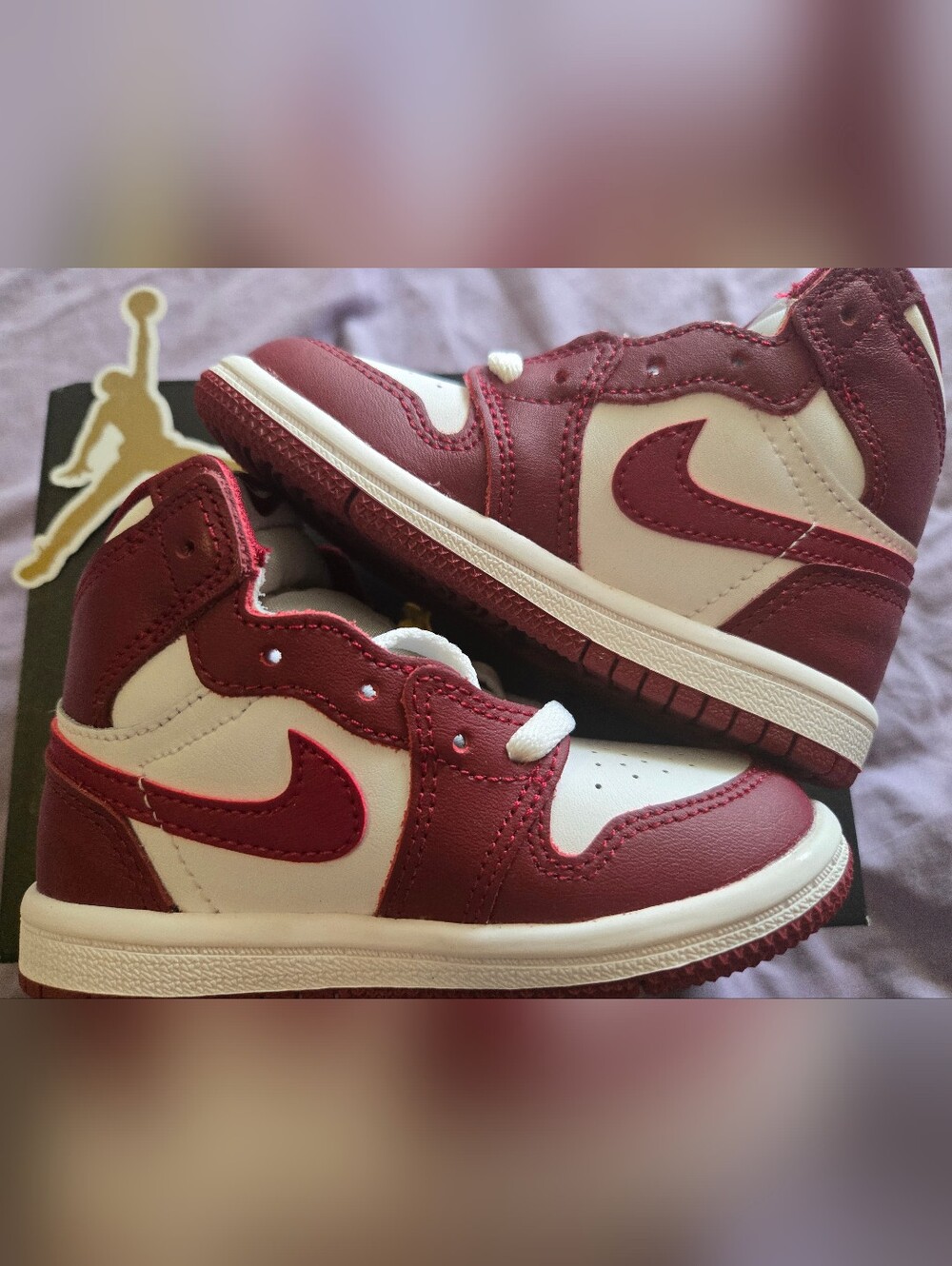 Jordan 1 Retro High-Top OG Toddler Sneakers in White and Team Red